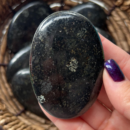 Coppernite Palm Stones