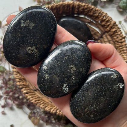 Coppernite Palm Stones