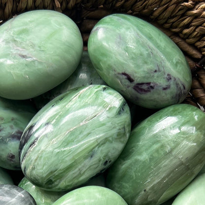 Green Kammererite Palm Stones