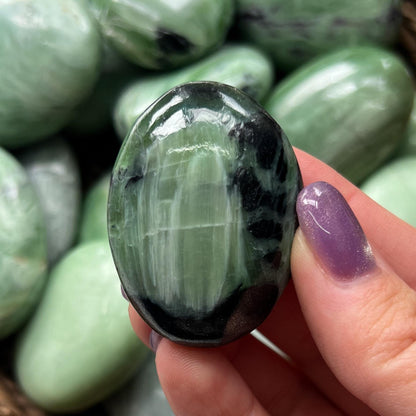Green Kammererite Palm Stones