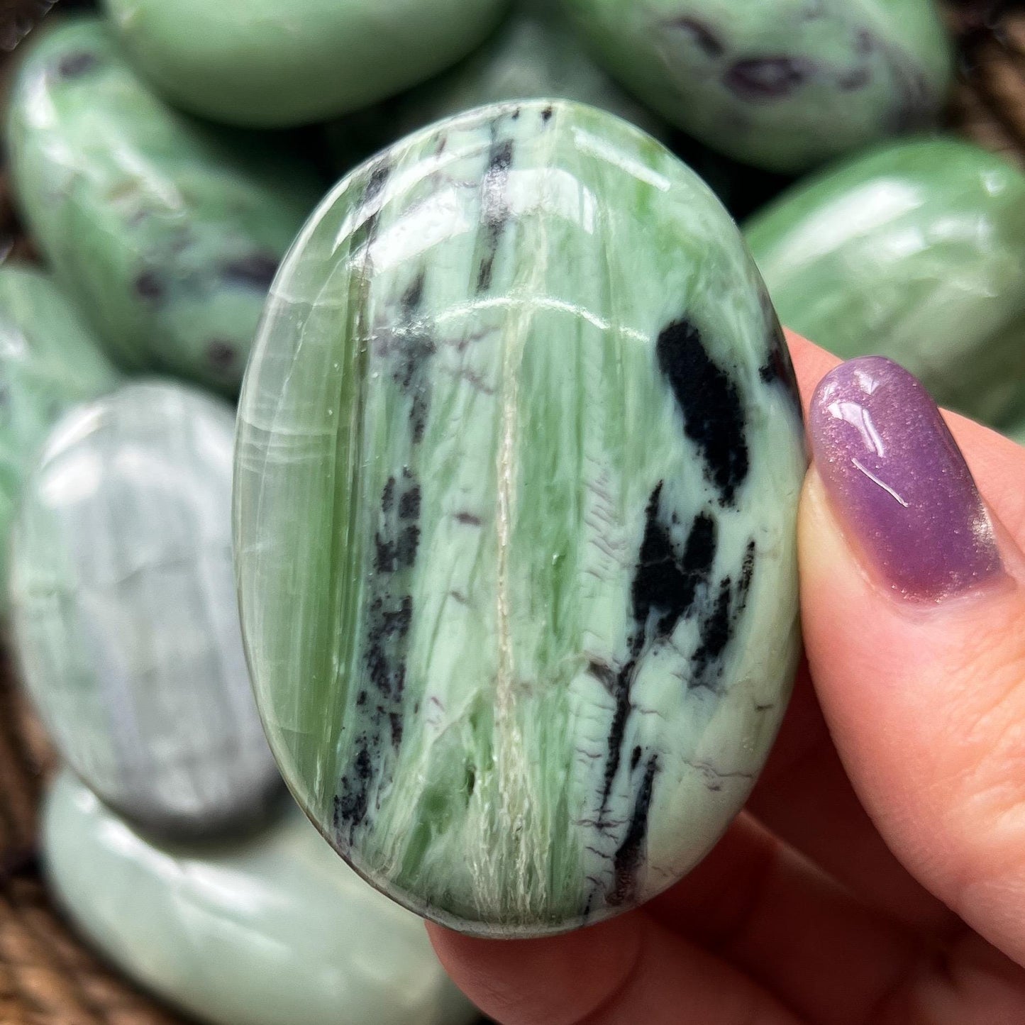 Green Kammererite Palm Stones