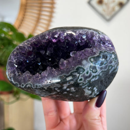 Amethyst Geode Cave