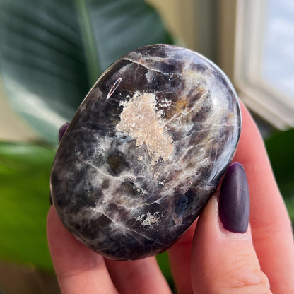 Iolite Chunky Palm Stone