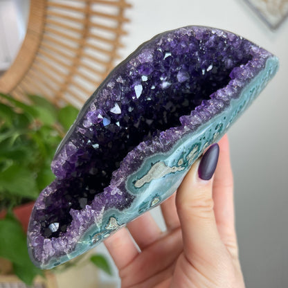 Amethyst Geode Cave