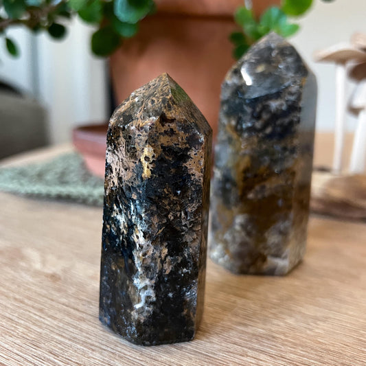 Mosaic Black Chalcedony Tower