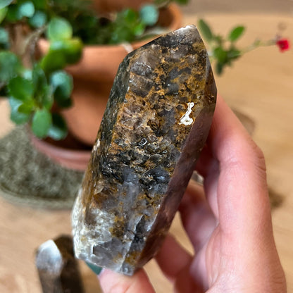 Mosaic Black Chalcedony Tower