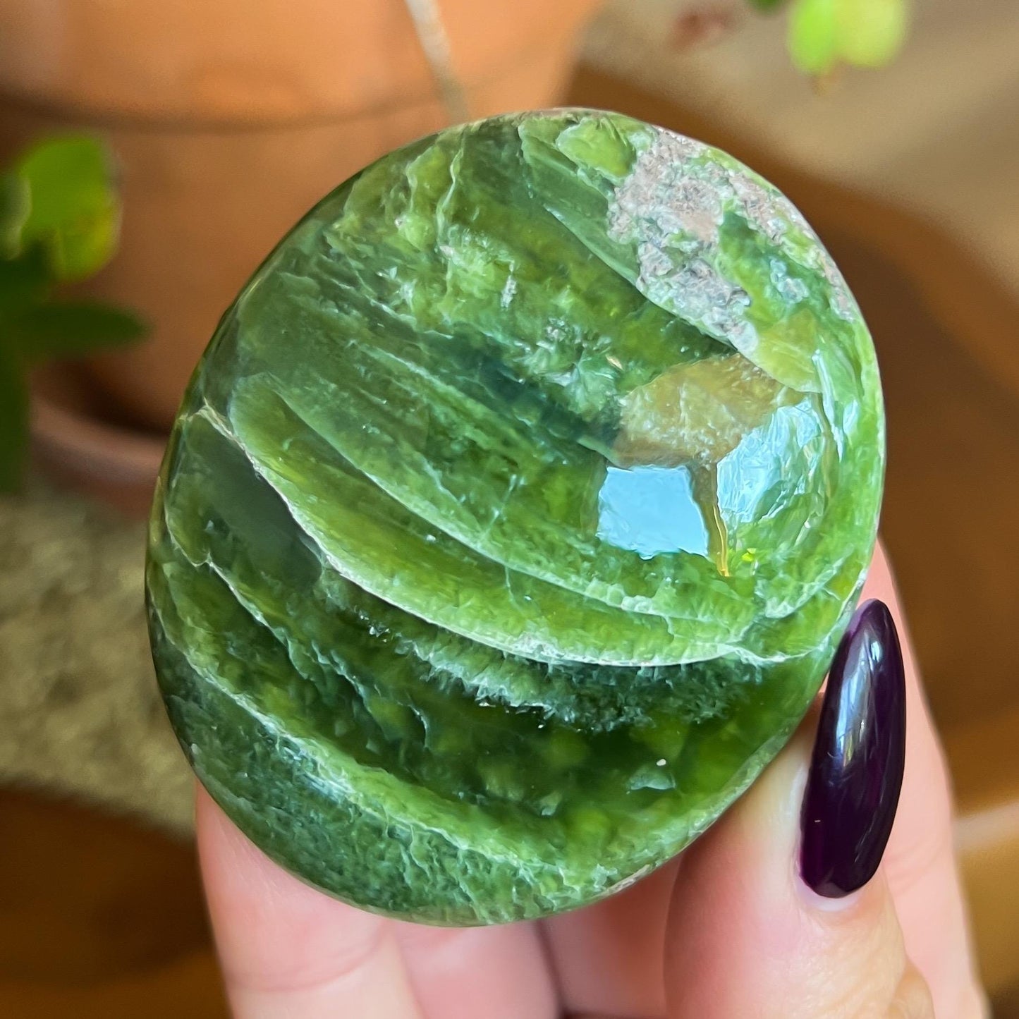 Green Tremolite Palm Stones