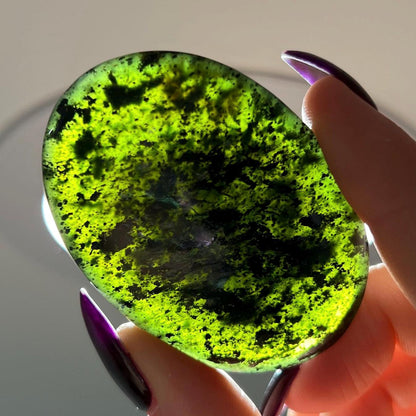 Glowing Serpentine Palm Stones