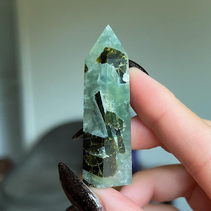 Prehnite with Epidote Point