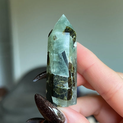 Prehnite with Epidote Point