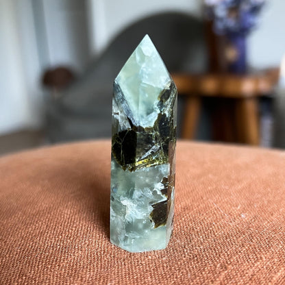 Prehnite with Epidote Point