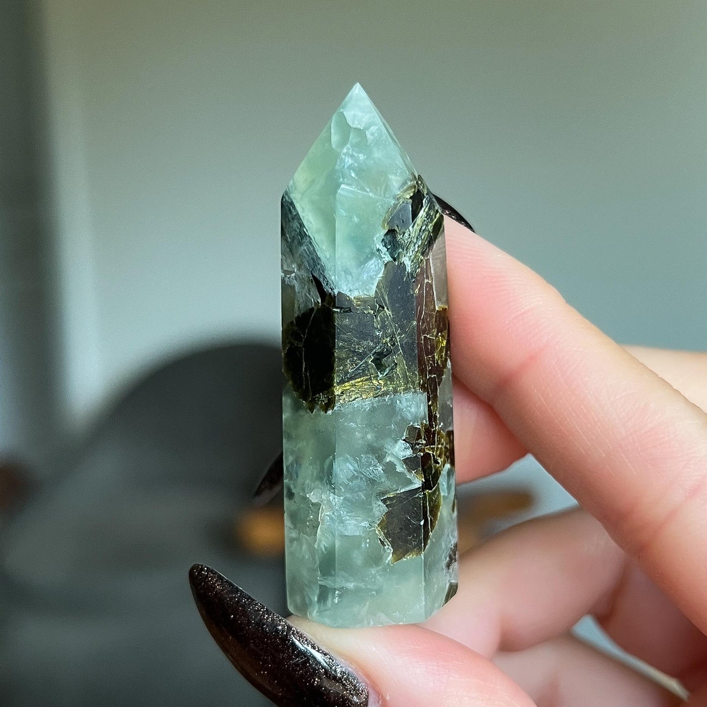 Prehnite with Epidote Point