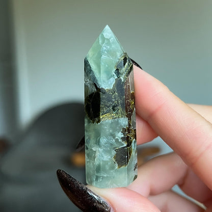 Prehnite with Epidote Point